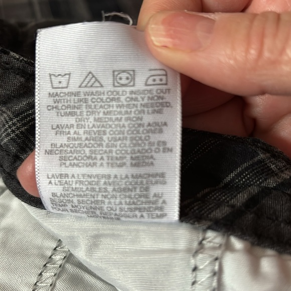 Lee black and grey plaid cargo shorts size 42 - Picture 5 of 6